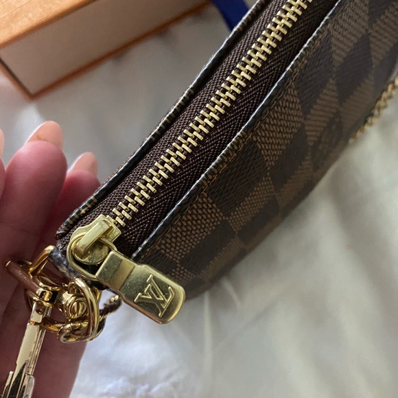 Louis Vuitton - Mini Pochette - Picture 5 of 7